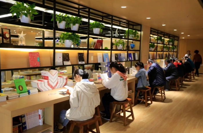 威海荣成市图书馆:以租代购 促进全民阅读!